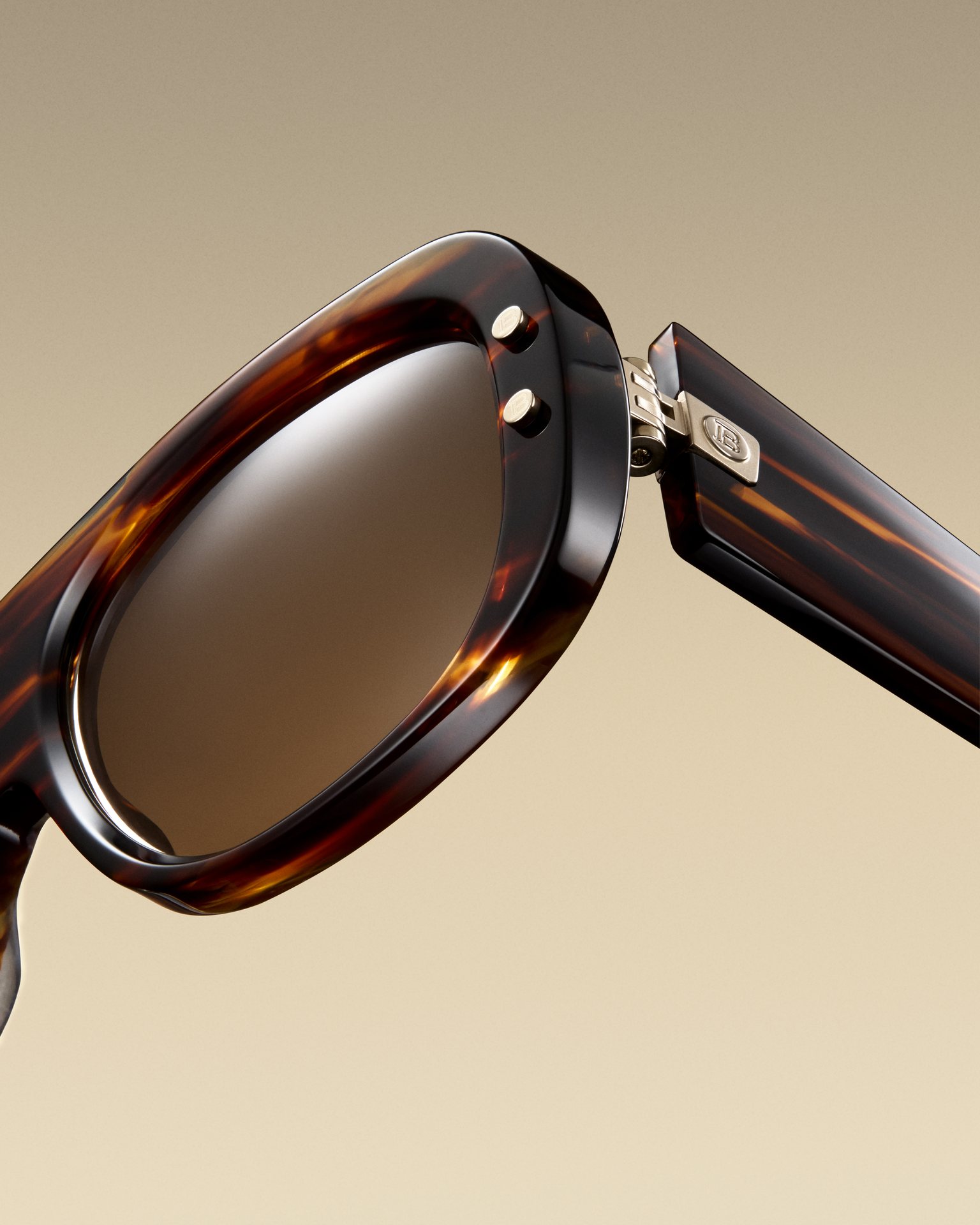 Campaña editorial Balmain Eyewear